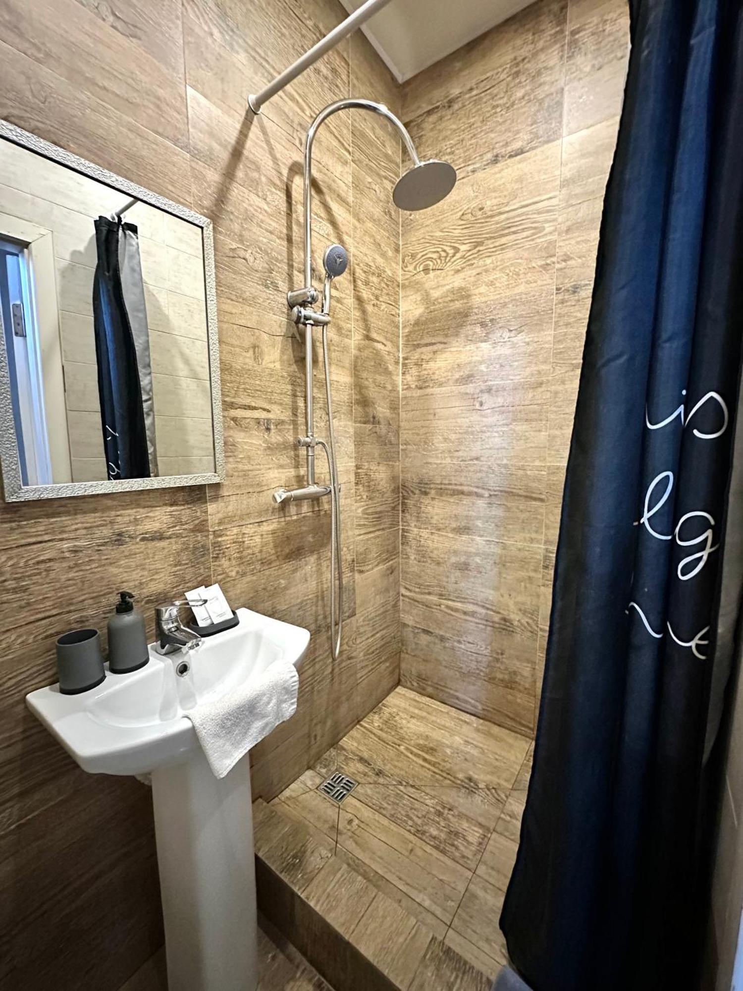 Romantic Apartments-Near Opera House 5/8 Λβιβ Εξωτερικό φωτογραφία